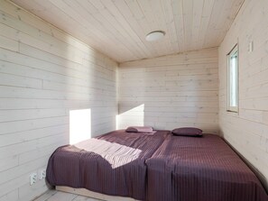 4 عدّة غرف نوم وخدمة الإنترنت