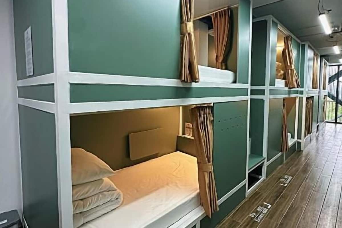 Phòng tập thể, chỉ dành cho nữ, không hút thuốc, quang cảnh thành phố | Két bảo mật tại phòng, màn/rèm cản sáng, bàn ủi/dụng cụ ủi quần áo 