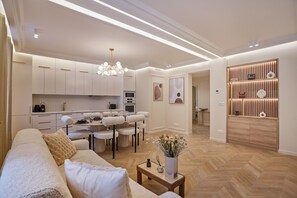 Smart TV, offices - Apartment in the Marais with Air-conditioned (Paris)