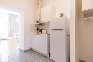 Apartment | Private kitchen - Affordable Cozy 2BR Apt Near Stadthalle (Vienna)