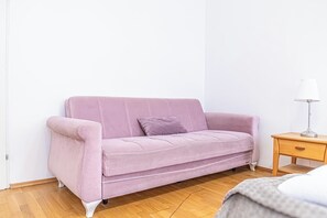 Apartment | Iron/ironing board, free WiFi