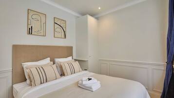 2 chambres, fer et planche Ă repasser, draps fournis