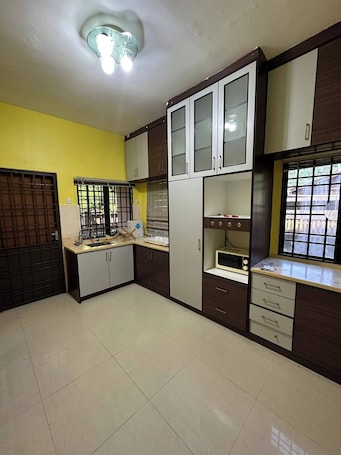 Bungalow, 5 Bedrooms, Smoking, Balcony | Interior