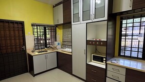 Bungalow, 5 Bedrooms, Smoking, Balcony | Interior - GS Homestay Whole Villa (George Town)