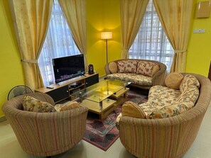 Living room - GS Homestay Whole Villa (George Town)