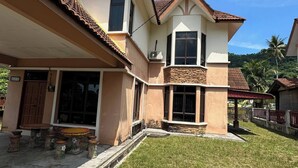 Bungalow, 5 Bedrooms, Smoking, Balcony | Exterior - GS Homestay Whole Villa (George Town)