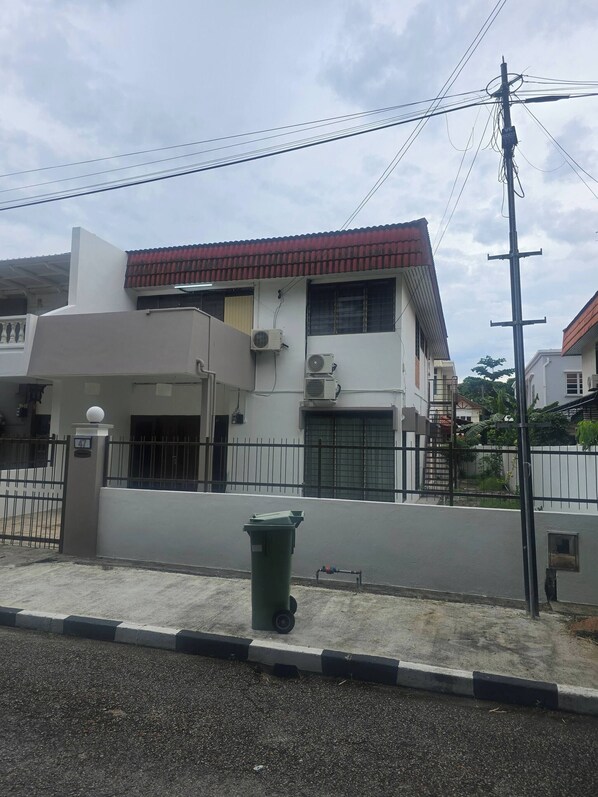 Huis, 5 slaapkamers, roken, balkon | Exterieur