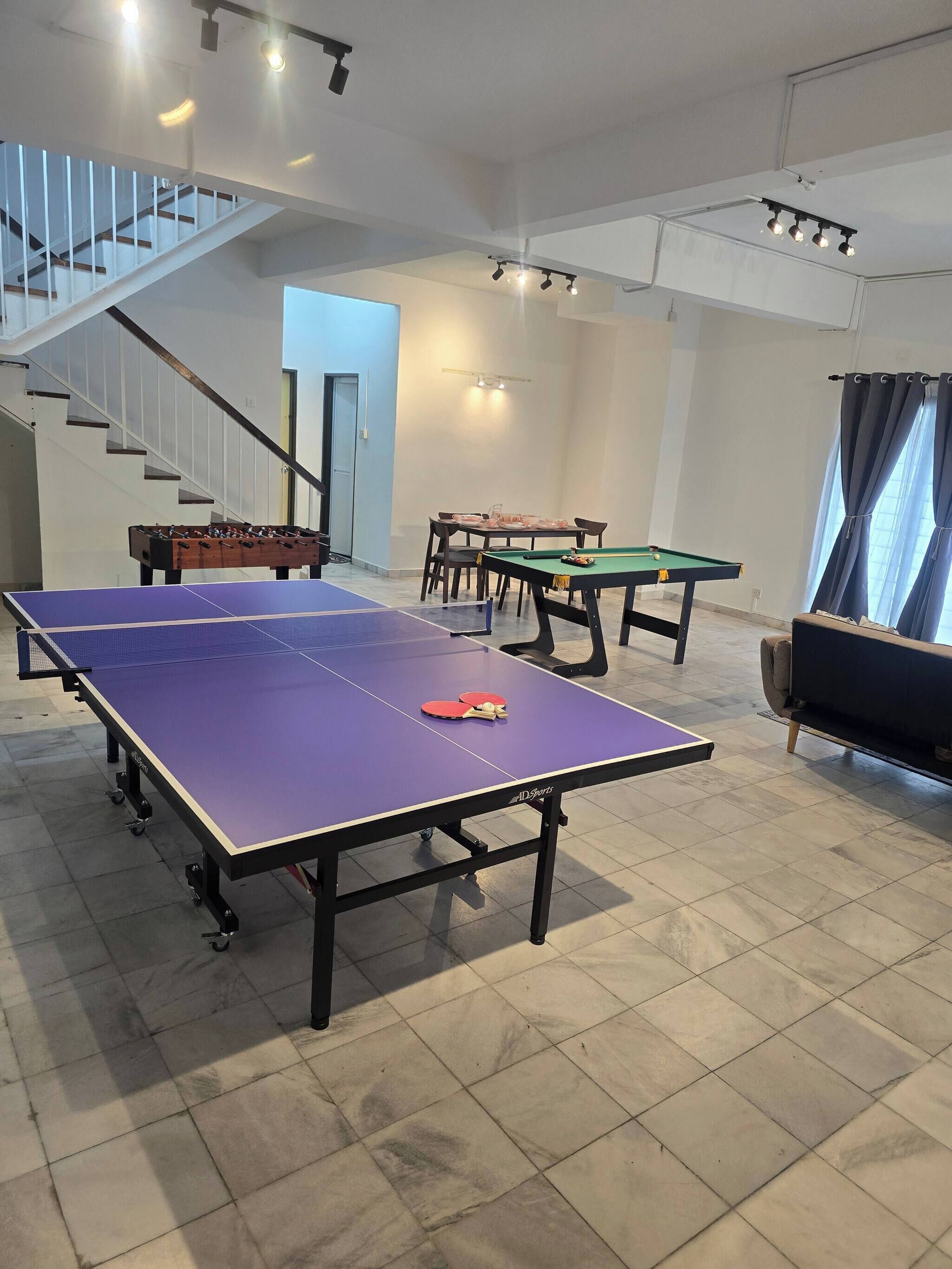 Casa, 5 quartos, para fumantes, sacada | Sala de jogos