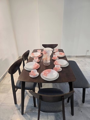 Dining room - Bayan Lepas Getaway - Nature Views & BBQ Haven (George Town)