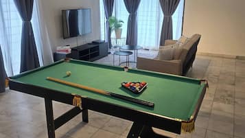 House, 5 Bedrooms, Smoking, Balcony | Games room