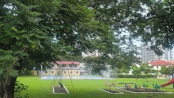 Casa, 5 habitaciones, para fumadores, balcón | Jardín