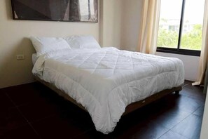 1 bedroom, internet - Premier Deluxe Stay | Embassy District Comfort (Bangkok)