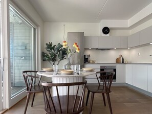 Fridge, oven, stovetop, dishwasher - Front Row to the Fjord – Chic & Modern Escape! (Oslo)