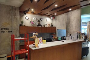 Lobby - Premier Deluxe Comfort | Modern & Relaxing (Bangkok)