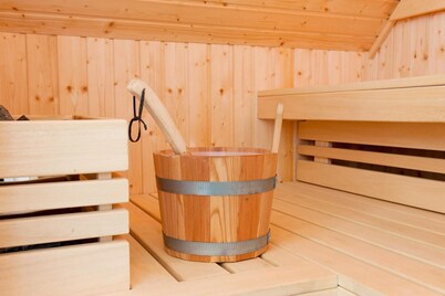 Detached house in Vlagtwedde with sauna