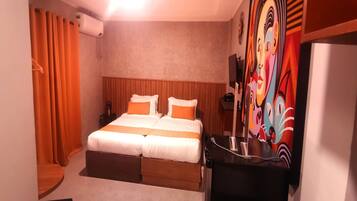 1 dormitorio, escritorio, ropa de cama