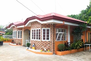 المنطقة المحيطة بالمنشأة