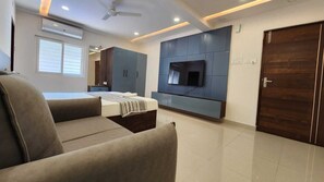 Basic Apartment | Desk, laptop workspace, free WiFi - Crescent Stays Gachibowli (Hyderabad)