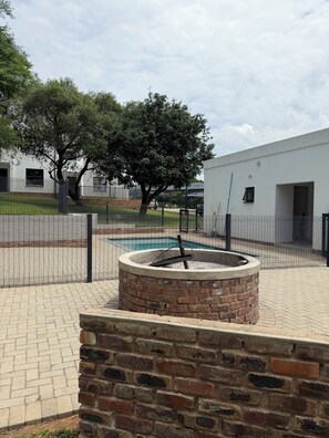 المنطقة المحيطة بالمنشأة