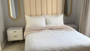 2 chambres, fer et planche à repasser, Wi-Fi, draps fournis