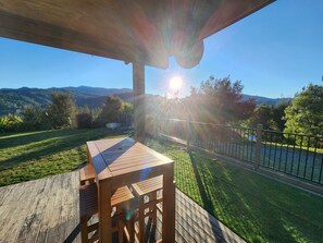 تناول الطعام بالخارج