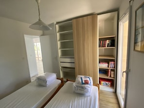 4 chambres, fer et planche à repasser, Wi-Fi gratuit