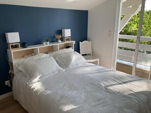 4 bedrooms, iron/ironing board, free WiFi