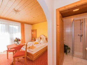 2 Schlafzimmer, Reisekinderbett, WLAN, Bettwäsche