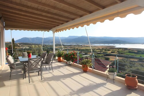 Apartment 'Aris' with Sea View, Wi-Fi and Air Conditioning