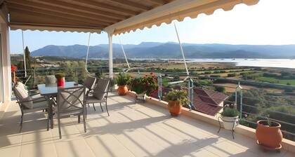 Apartment 'Aris' with Sea View, Wi-Fi and Air Conditioning