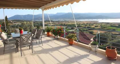 Apartment 'Aris' with Sea View, Wi-Fi and Air Conditioning