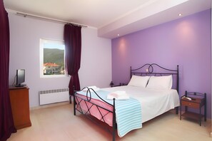 3 bedrooms, WiFi, bed sheets - Apartment 'Aris' with Sea View, Wi-Fi and Air Conditioning (Peratiá)