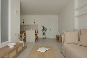 Deluxe Suite, Balcony, City View | Ruang tamu