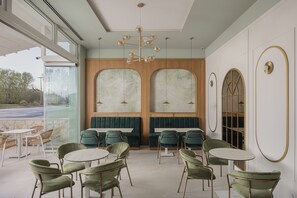 Restaurant - Swan Lake (Ioannina)