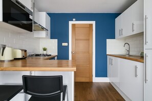 스튜디오 | 전용 주방 | 냉장고, 오븐, 쿡탑, 전기 주전자