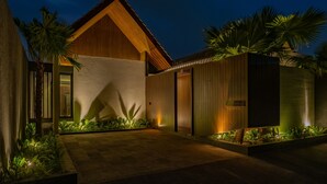 Unclassified image, 2 of 24, button - Modern 3bedroom villa with calm surrounding (Kabupaten Gianyar, Bali)