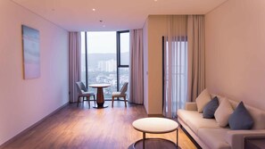 Living area - Modern Studio with City View • A La Carte Ha Long (Thành phố Hạ Long)