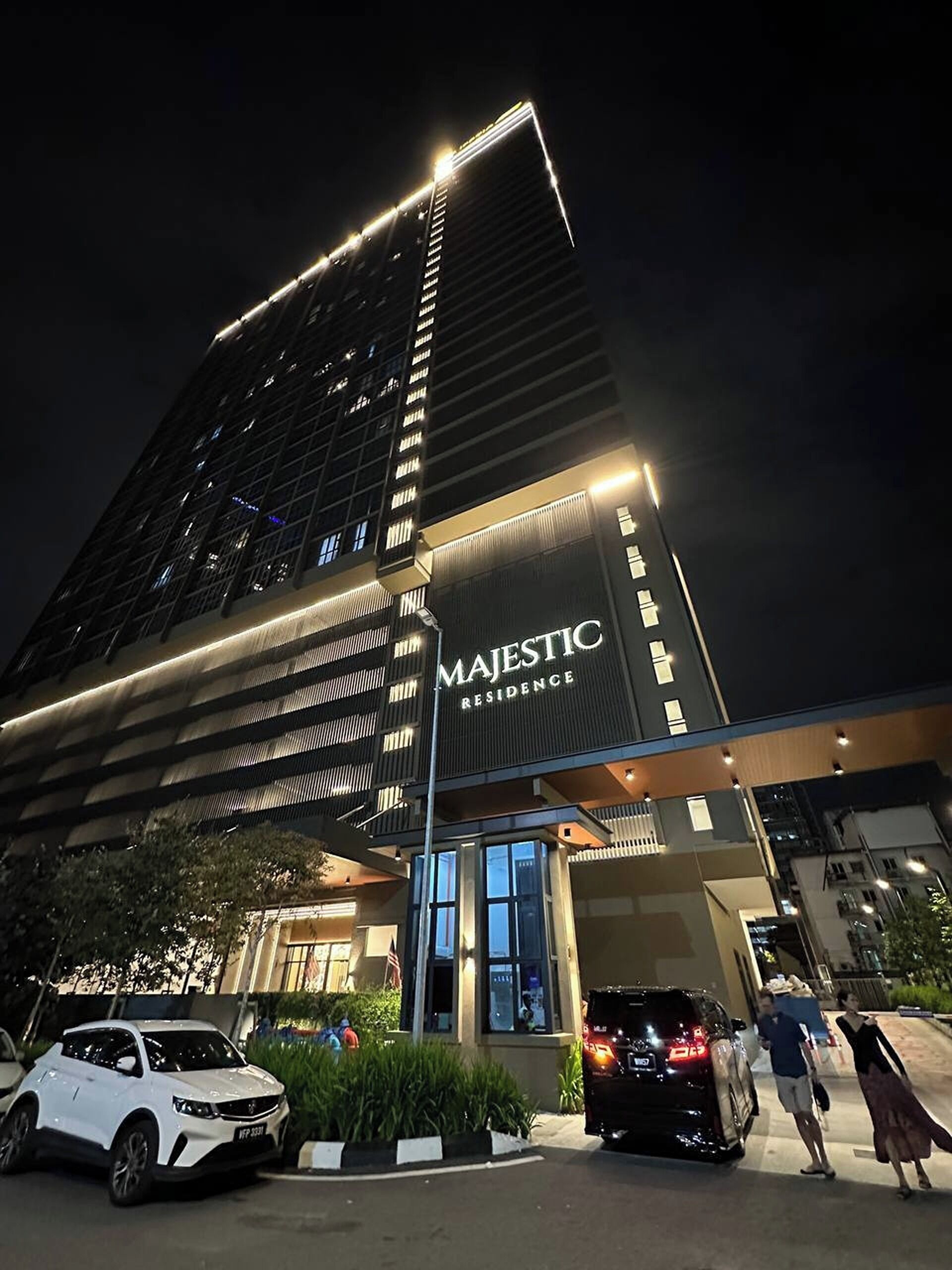 Superior Premium Studio | Desk, iron/ironing board, free WiFi, bed sheets