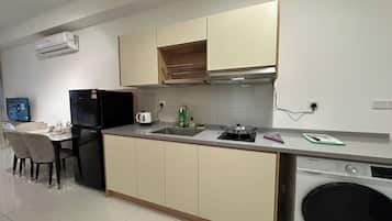 Standard Studio | Private kitchen | Fridge, microwave, electric kettle