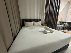 Superior Premium Studio | Bureau, fer et planche à repasser, Wi-Fi gratuit, draps fournis