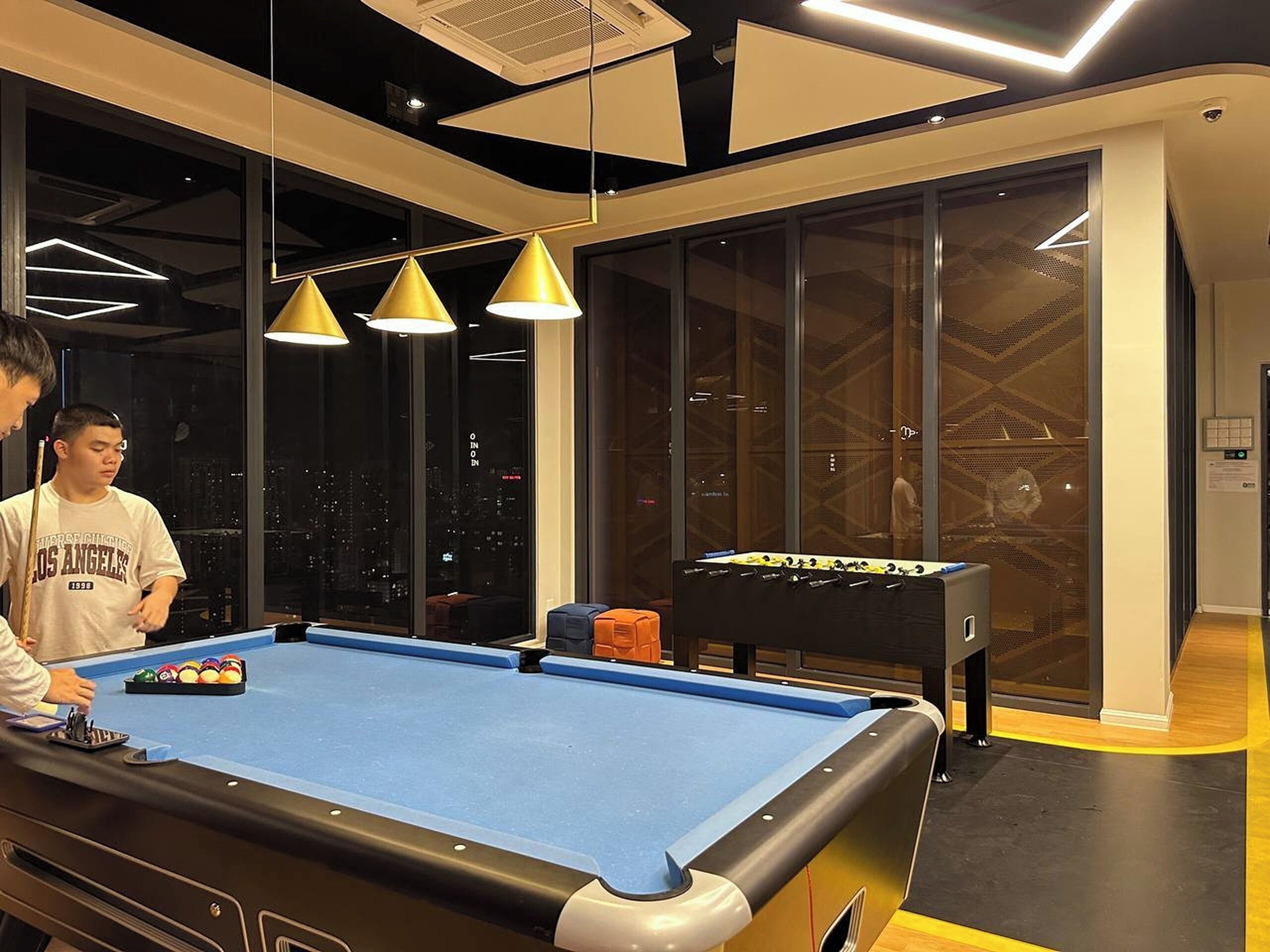 Superior Premium Studio | Desk, iron/ironing board, free WiFi, bed sheets