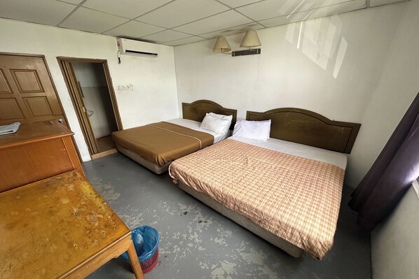 Family Room | Free WiFi, bed sheets