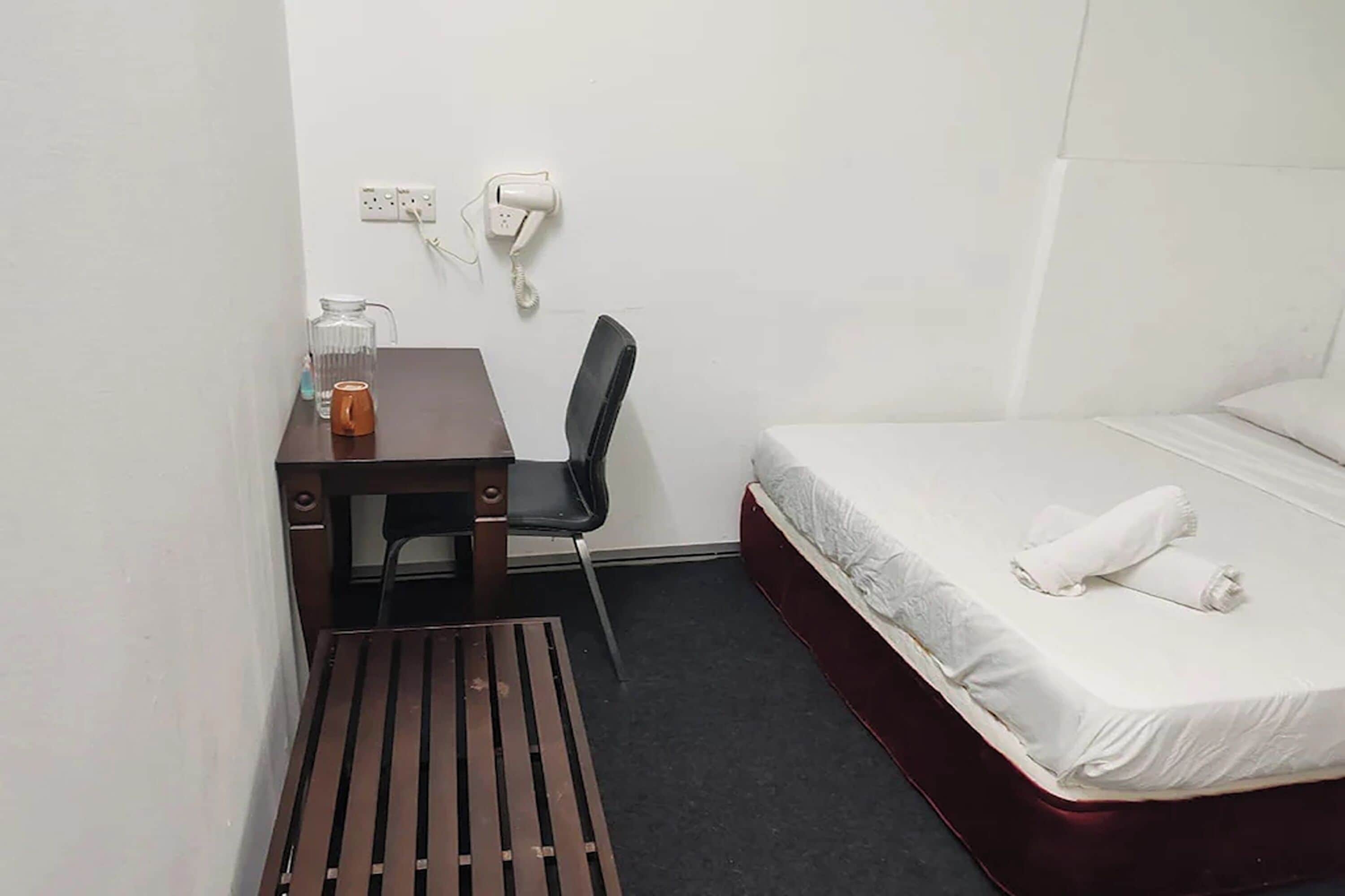 客房, 1 張特大雙人床 | 免費無線上網、床單