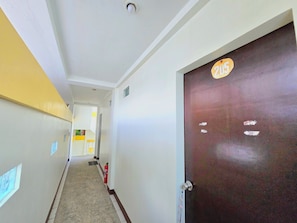 Habitación triple estándar | Escritorio, wifi gratis y ropa de cama 