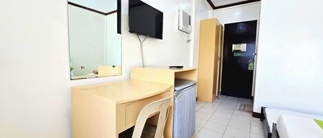 Habitación triple estándar | Escritorio, wifi gratis, ropa de cama