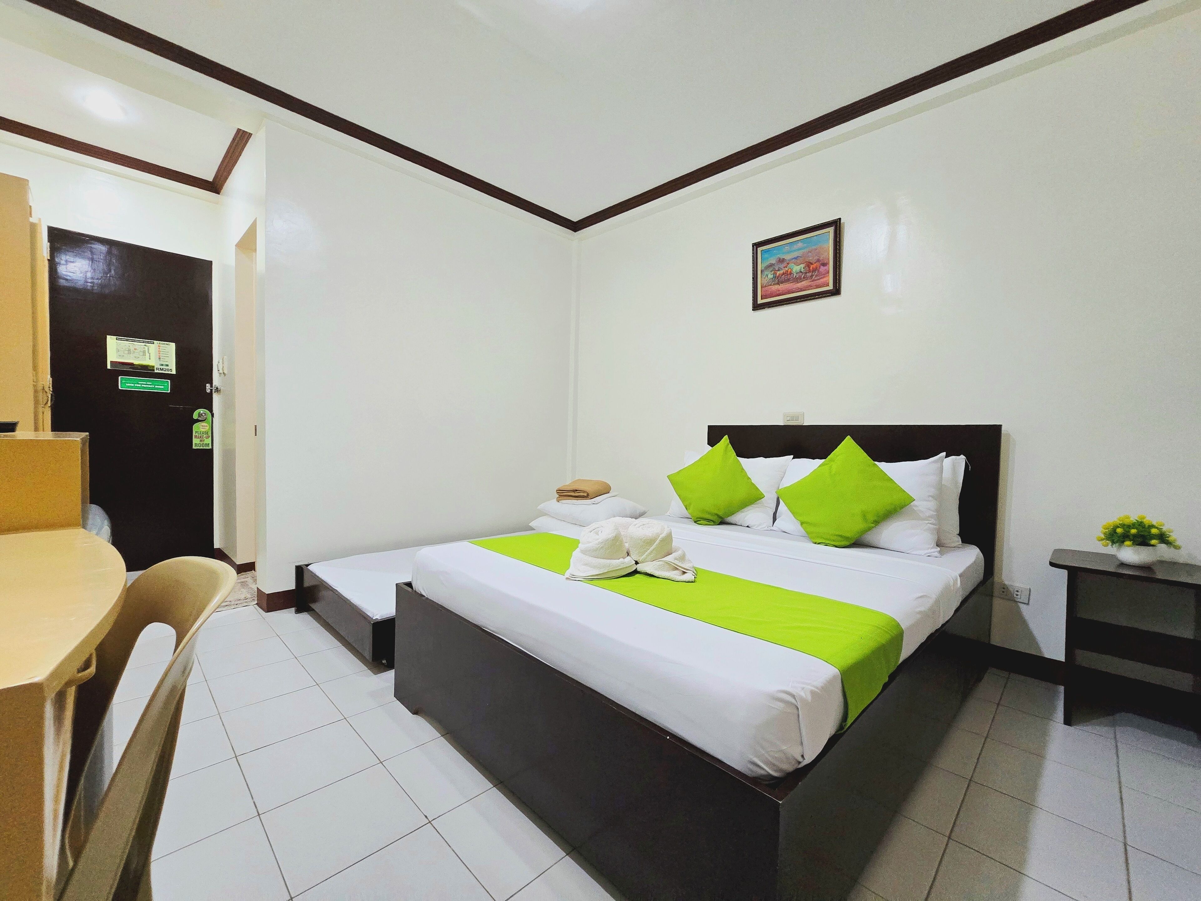 스탠다드 트리플룸 | 책상, 무료 WiFi, 침대 시트