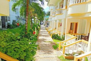 Terrace/patio - Bans Beach Resort Boracay (Boracay Island)