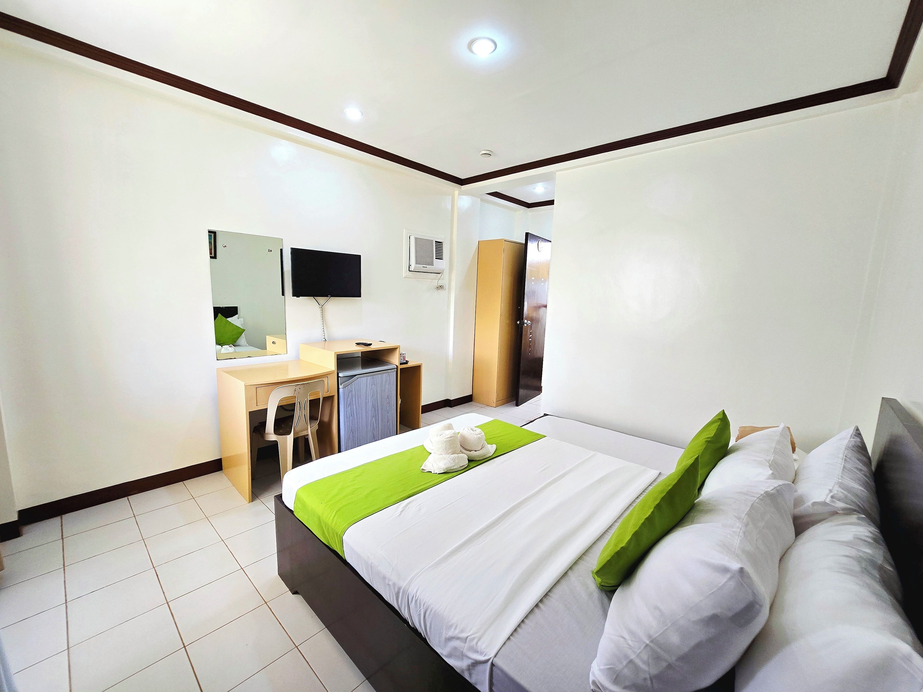 Standard Triple Room | Desk, free WiFi, bed sheets