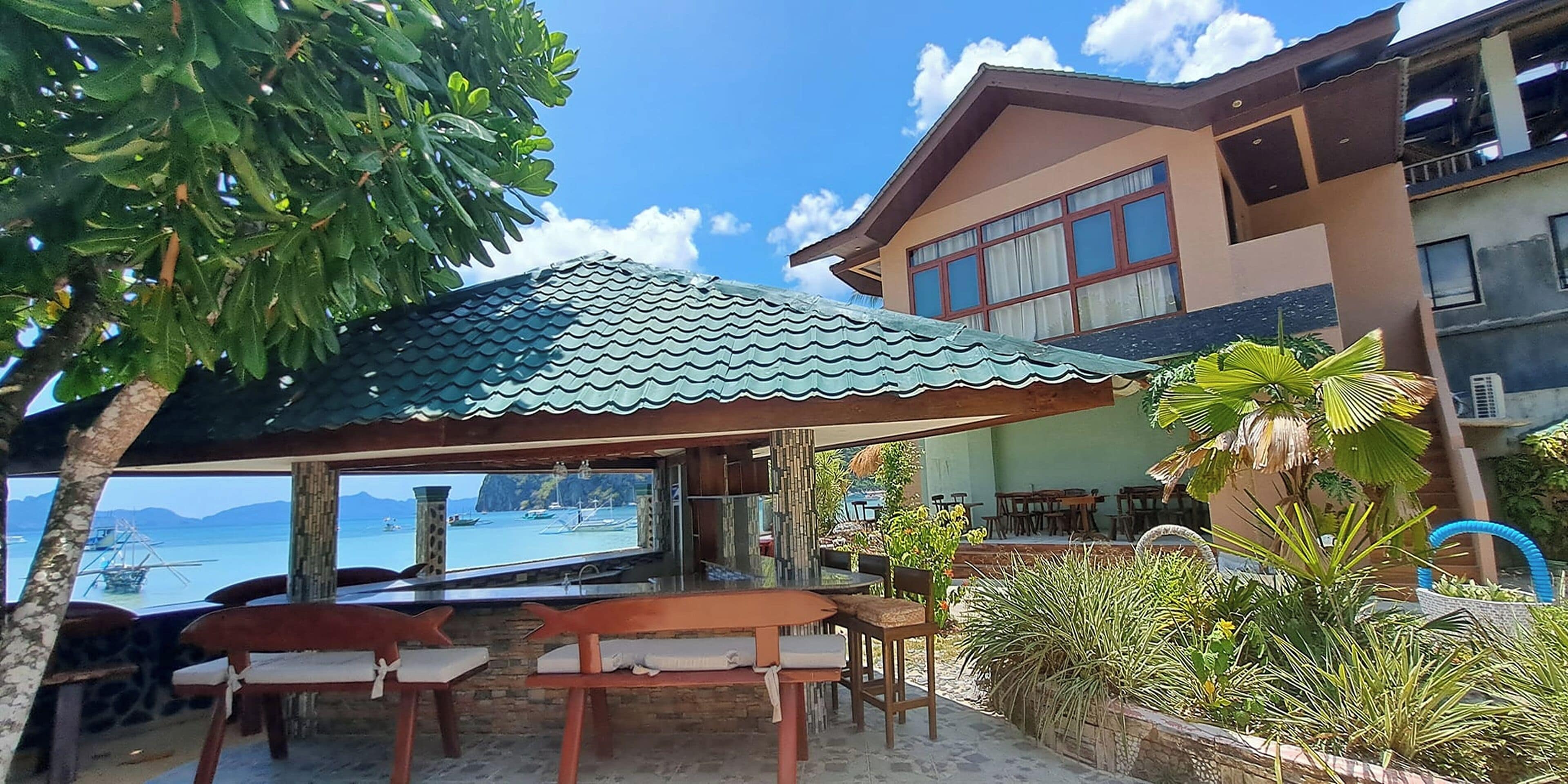 المنشأة من الخارج