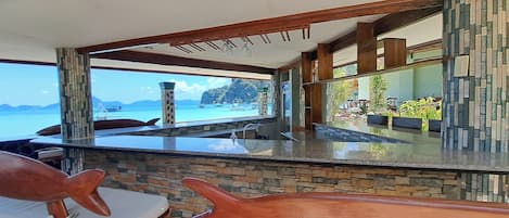 Desayuno completo (PHP 250 por persona)